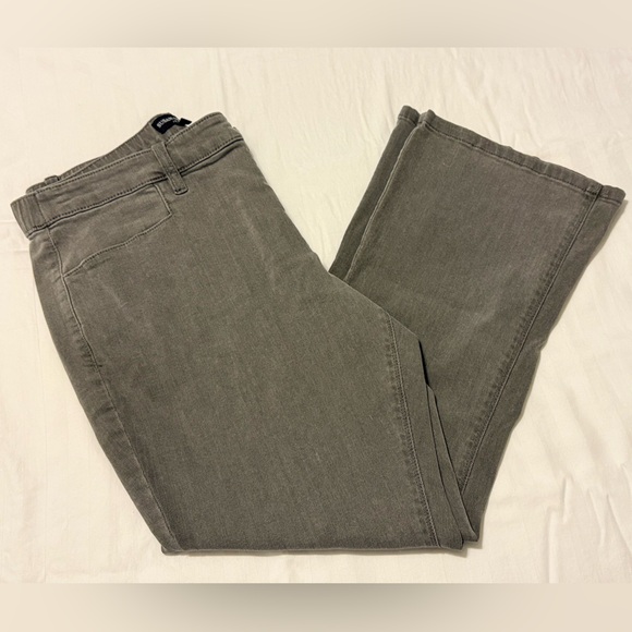 Susan Graver Stretch Denim Bootcut Classic Jeans Gray Wash - Picture 1 of 4